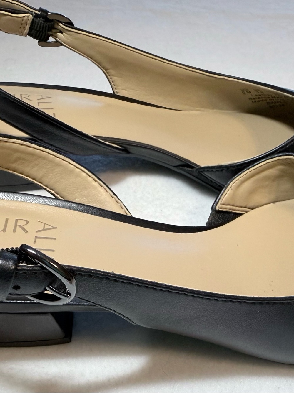 New Naturalizer Banks Leather Slingback D'Orsay Dress Pumps. Size 6M - Picture 4 of 10